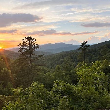 Vibrant Bryson City Home With Mtn Views And Deck! Exterior foto