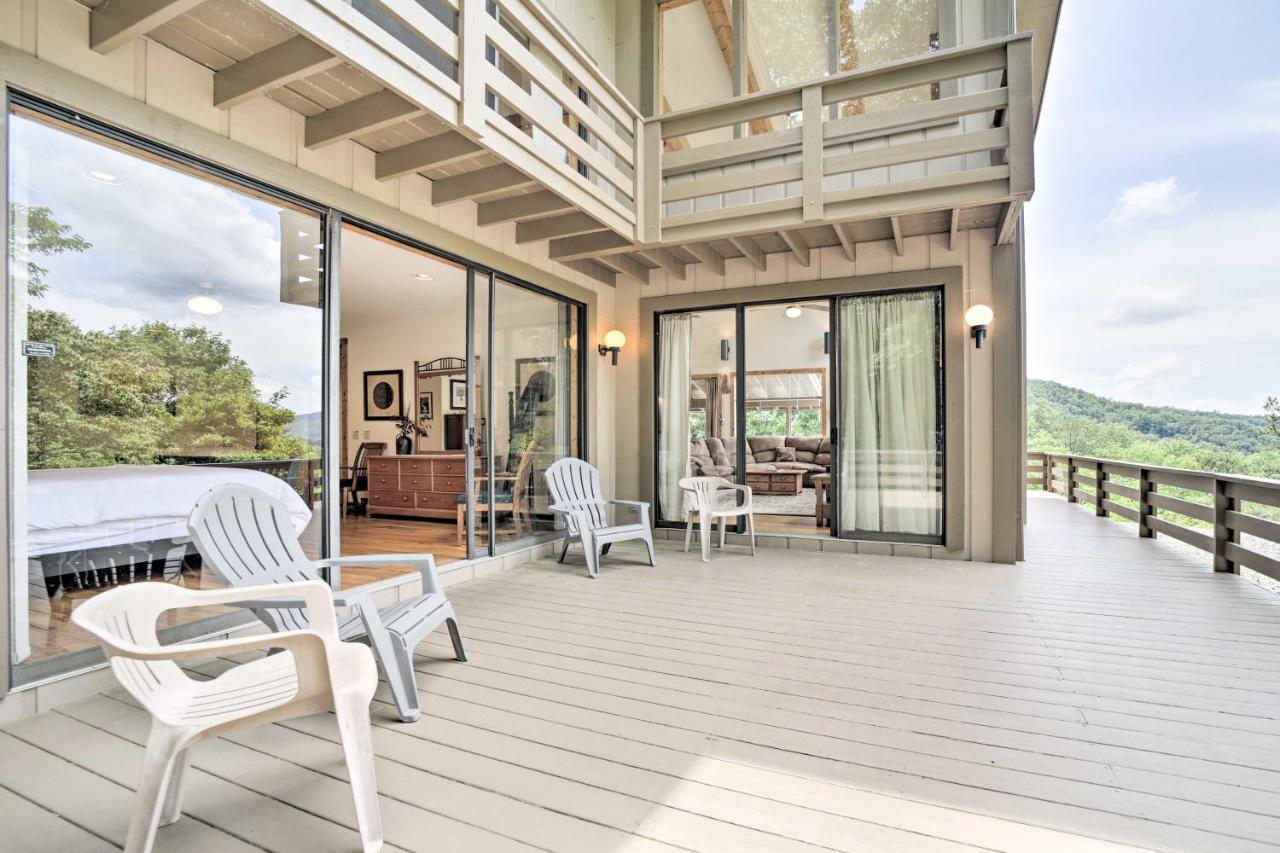 Vibrant Bryson City Home With Mtn Views And Deck! Exterior foto