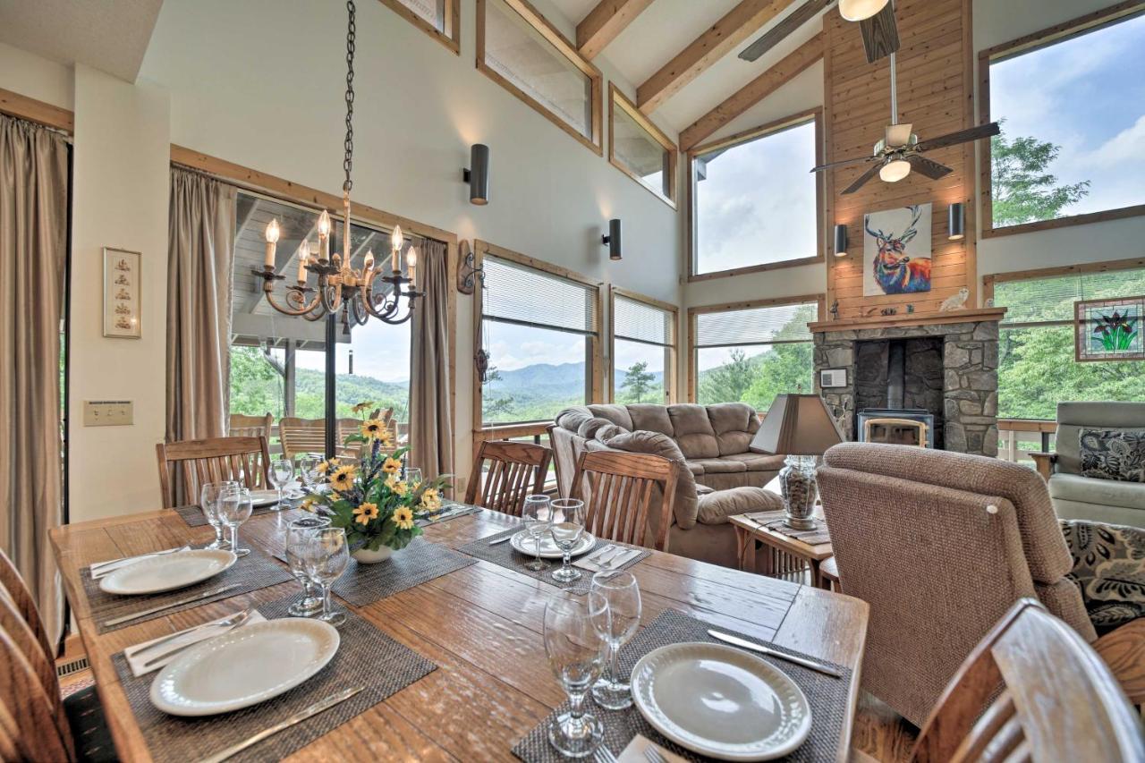Vibrant Bryson City Home With Mtn Views And Deck! Exterior foto