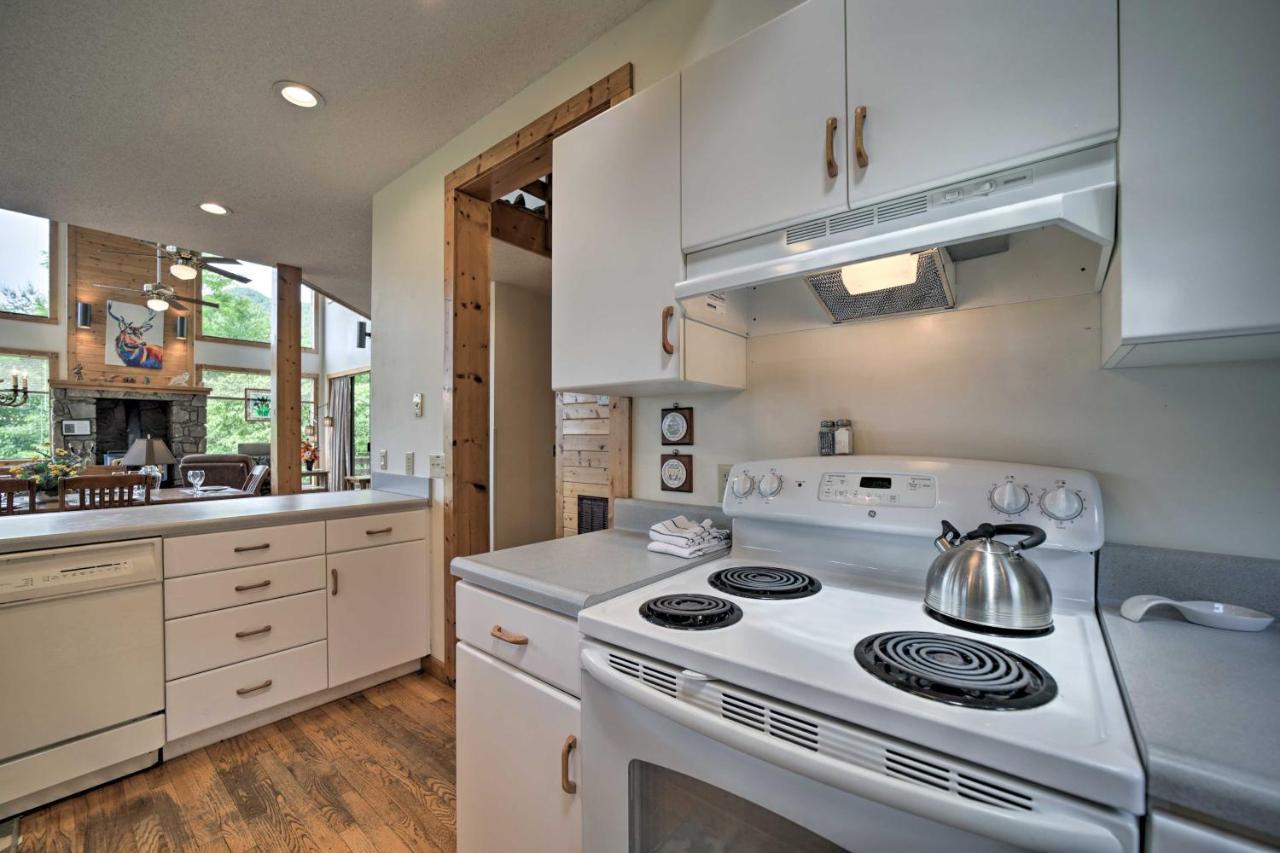 Vibrant Bryson City Home With Mtn Views And Deck! Exterior foto