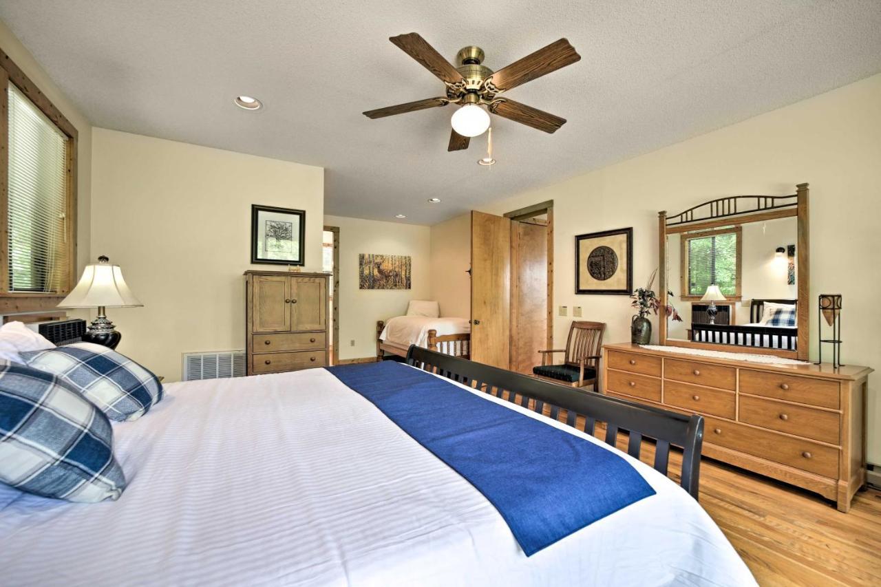 Vibrant Bryson City Home With Mtn Views And Deck! Exterior foto