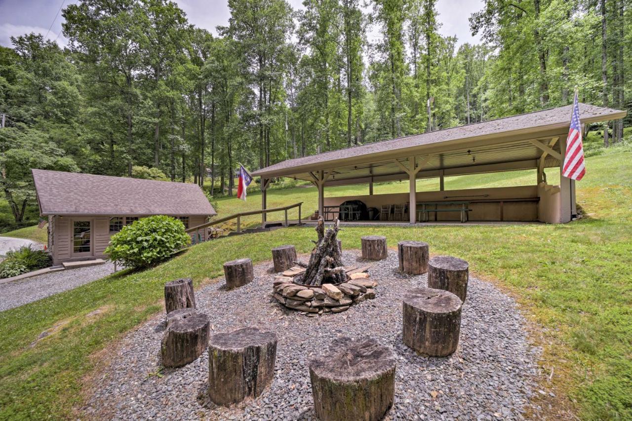 Vibrant Bryson City Home With Mtn Views And Deck! Exterior foto
